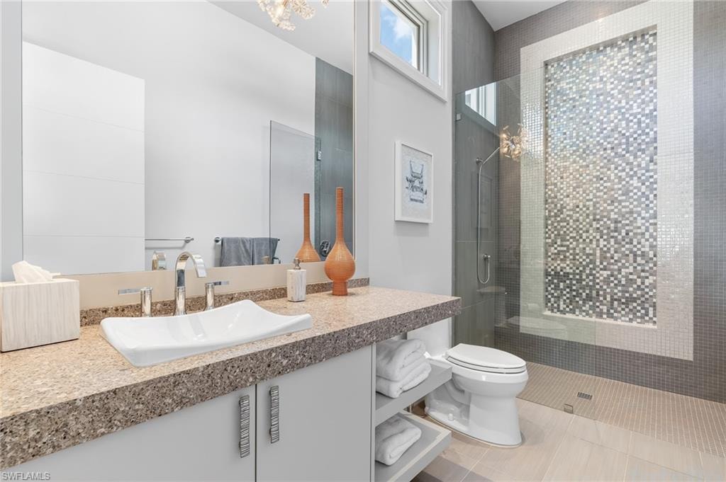 Ensuite bath for Guest bedroom 1