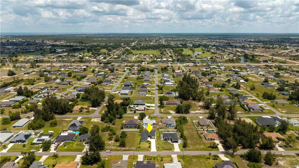 Located in NW Cape Coral, this home provides easy access to PINE ISLAND RD, shopping, dining, schools, parks, golf courses, marinas, boat ramps and some of SWFL’s most beautiful waterfront destinations.