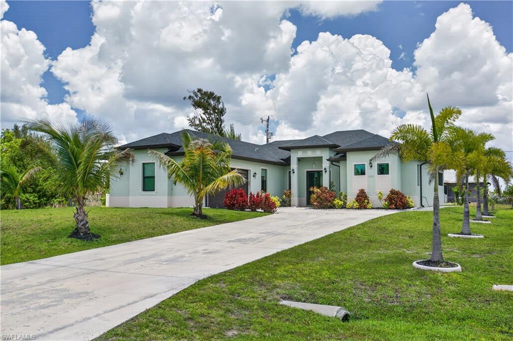 This stunning 3 BEDROOM + 2 BATH RESIDENCE offers a BRIGHT, OPEN-CONCEPT layout paired with CONTEMPORARY FINISHES and a RELAXED SWFL lifestyle perfect for FULL-TIME LIVING, SEASONAL ESCAPE or EXECUTIVE RENTAL.