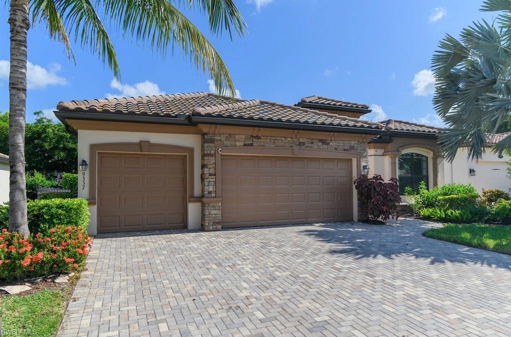9357 Glenforest DR