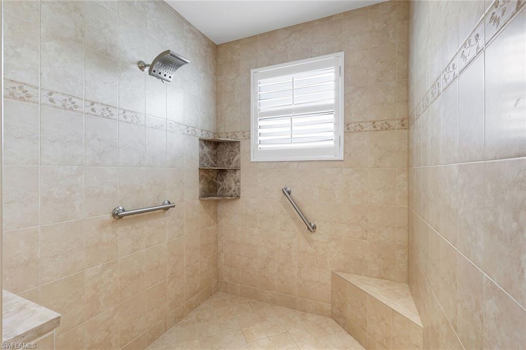 588 Avellino Isles CIR 20101 photo 19