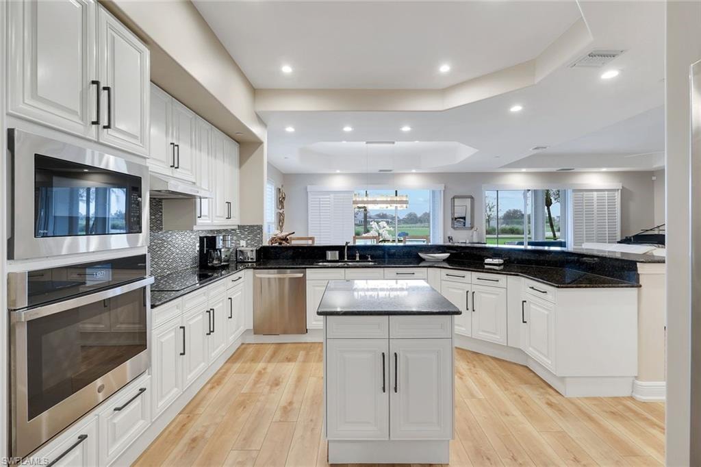 588 Avellino Isles CIR 20101 photo 8