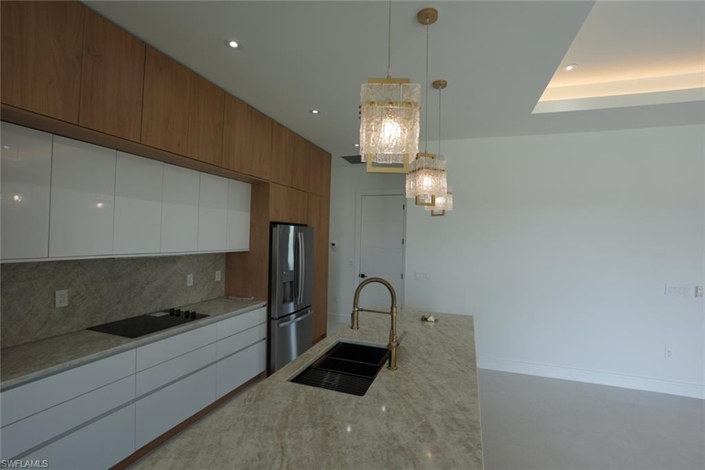 1502 Sara AVE S photo 34