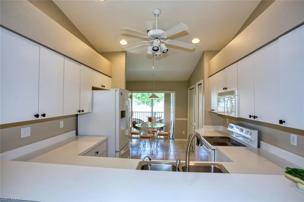 8083 Queen Palm LN 425 photo 6