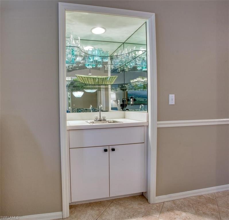 Niche for storage