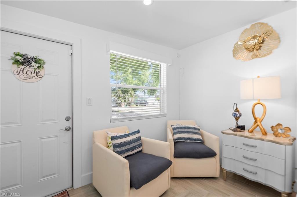 Independent MIL quarters/studio with full bath, kitchen, and washer/dryer