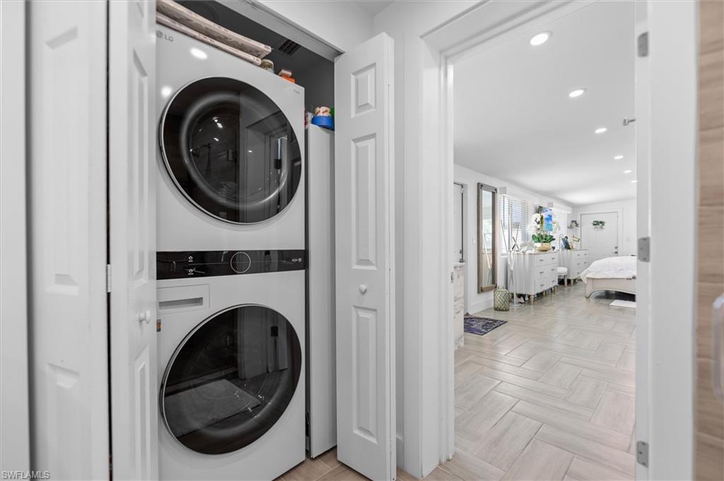 Independent MIL quarters/studio with full bath, kitchen, and washer/dryer