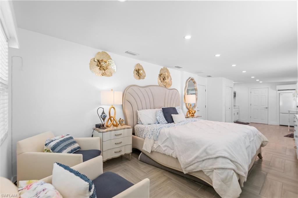 Independent MIL quarters/studio with full bath, kitchen, and washer/dryer