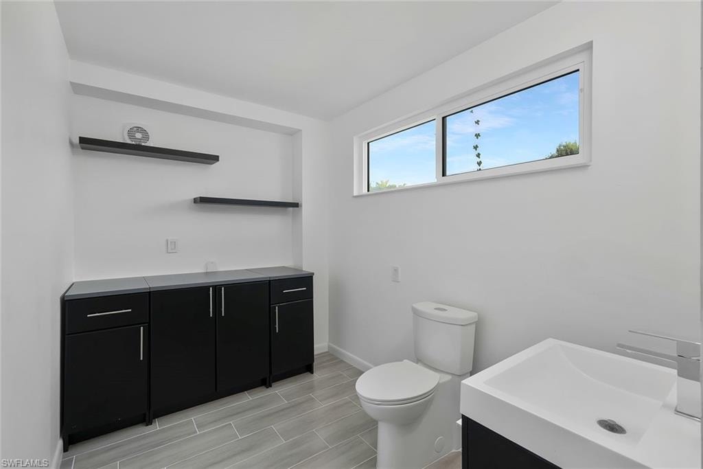 half bathroom lower level (Enough space to turn into a full bathroom)