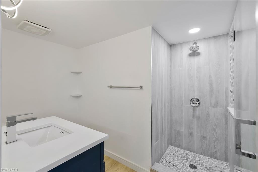 upper level 2nd bathroom