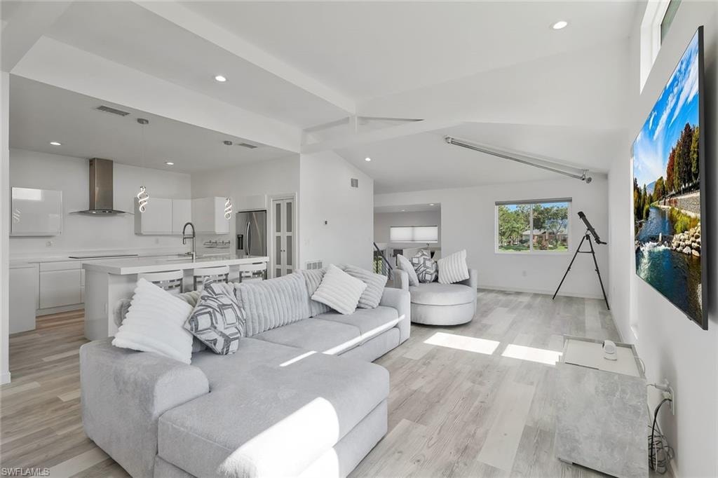 living room/kitchen