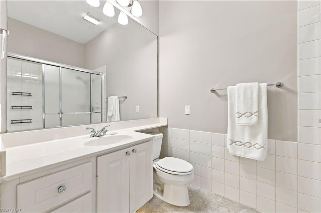 Additonal half Bathroom in the Master Bathroom