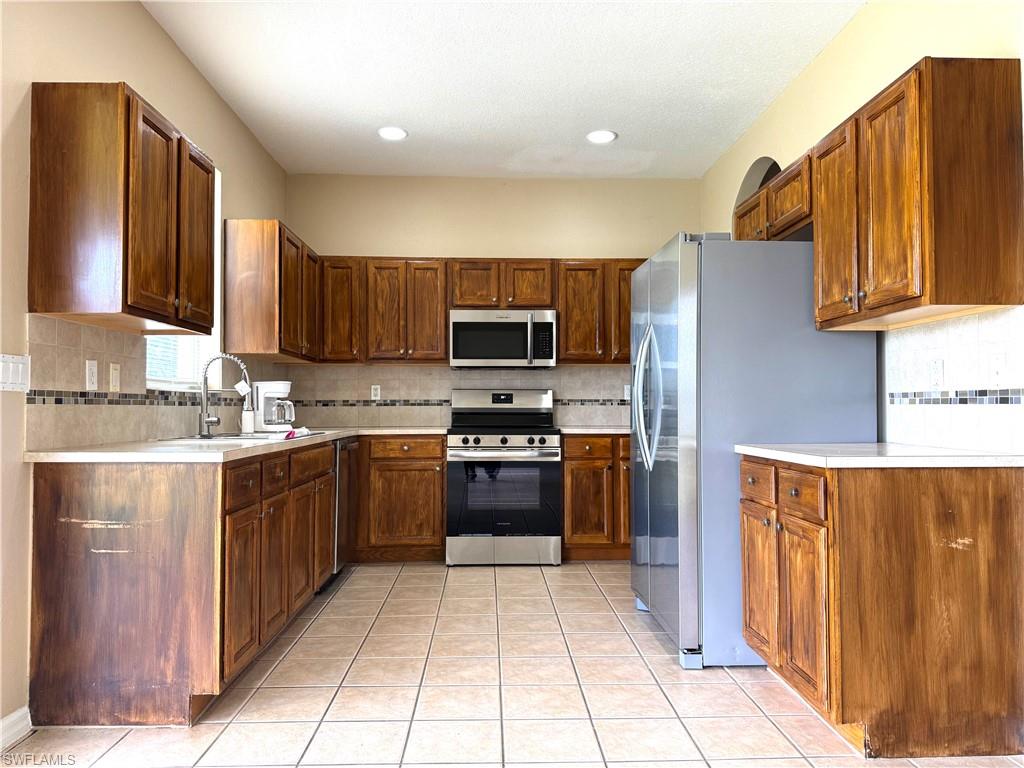 117 Shadow Lakes DR photo 19