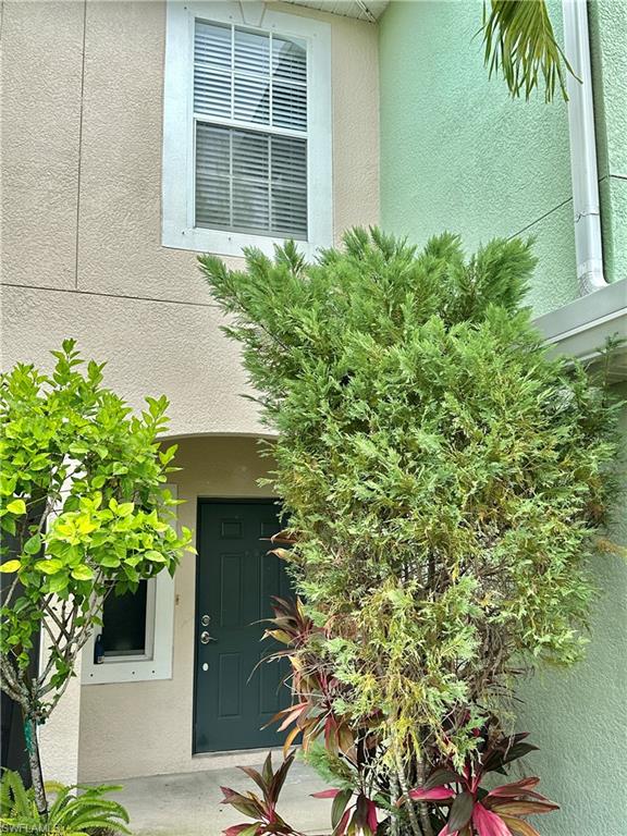 Front Elevation Entryway