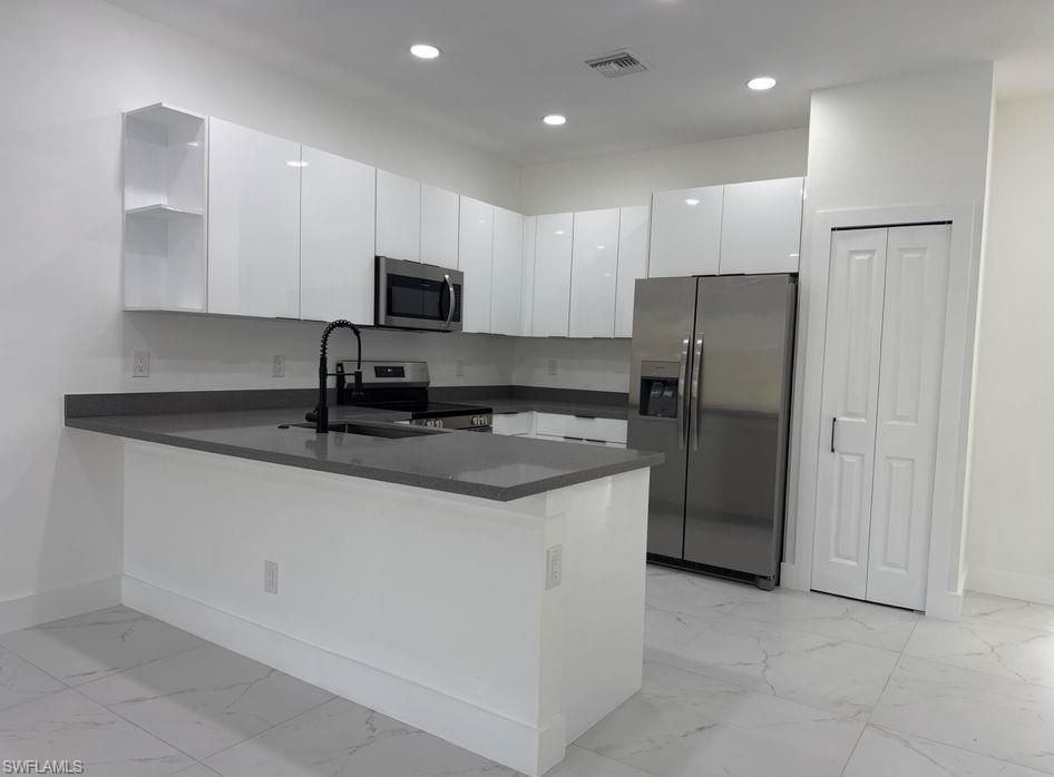404-406 Chalet AVE S