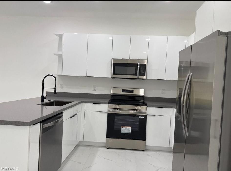 404-406 Chalet AVE S