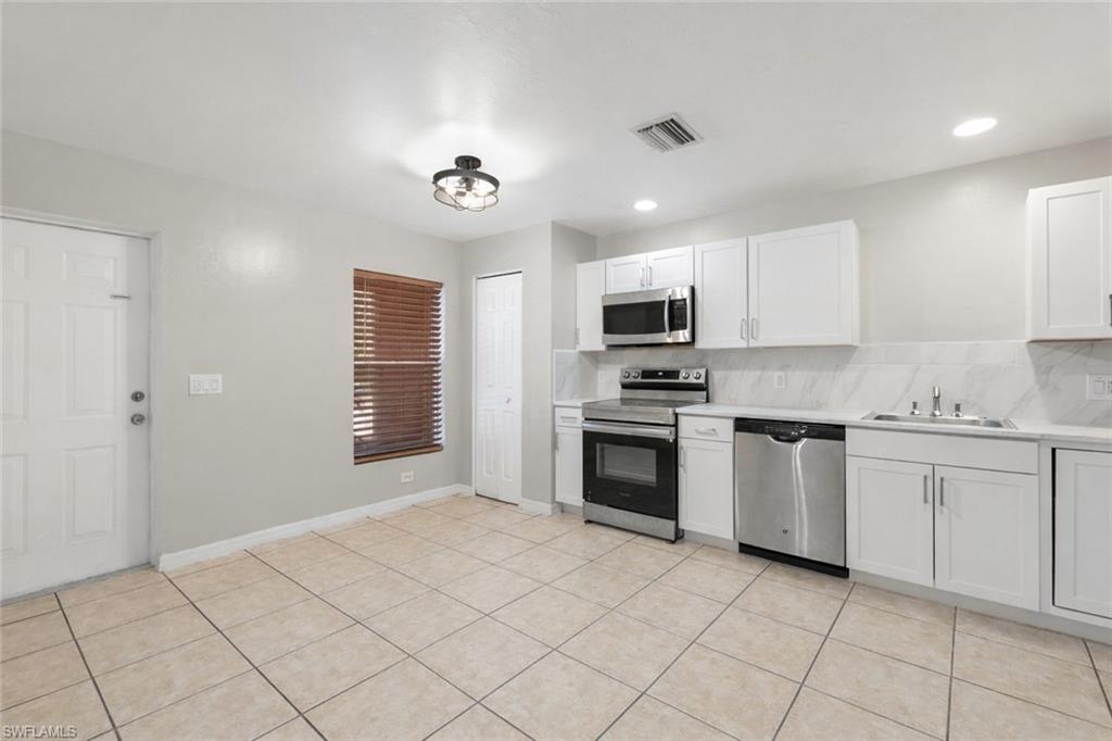 2405/2407 George AVE S