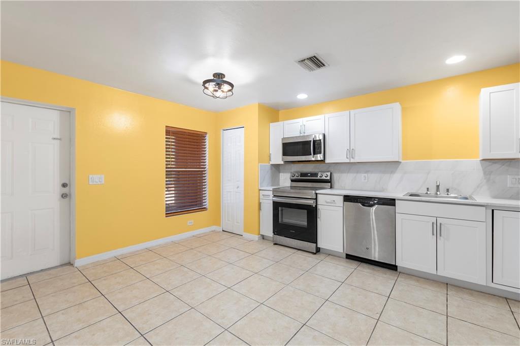 2405/2407 George AVE S