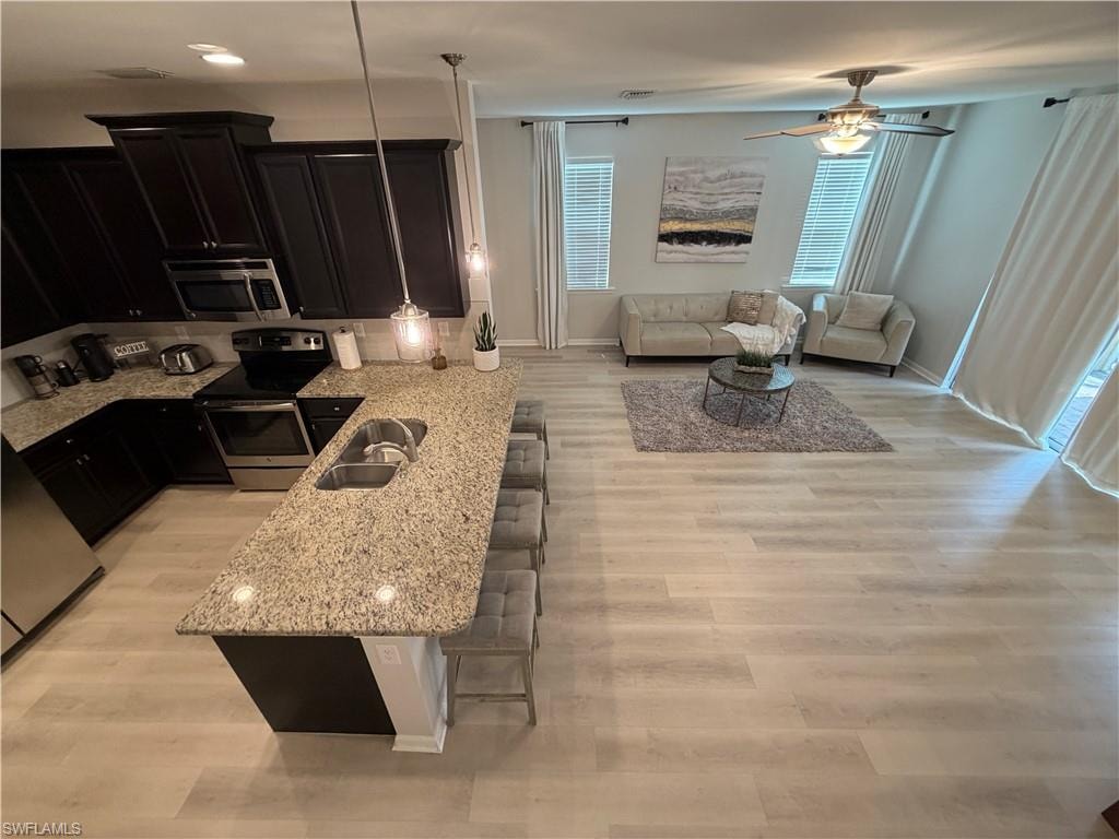 10842 Alvara WAY photo 6