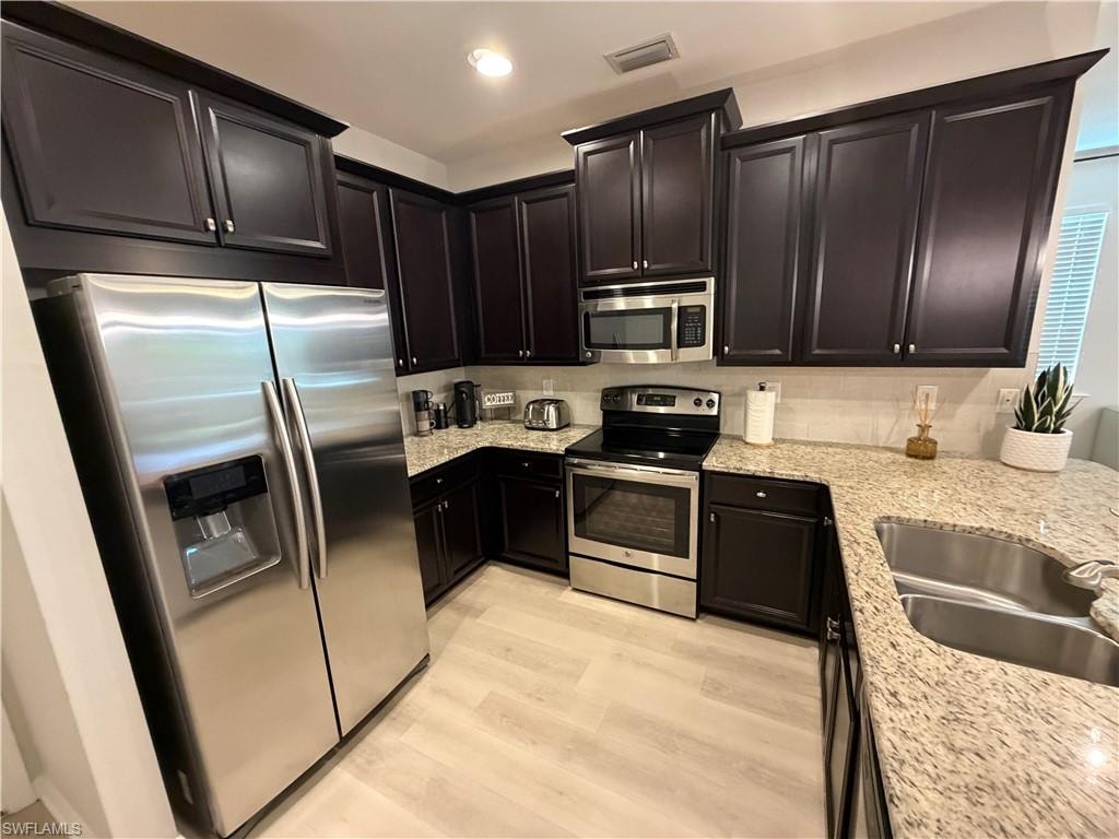10842 Alvara WAY photo 21