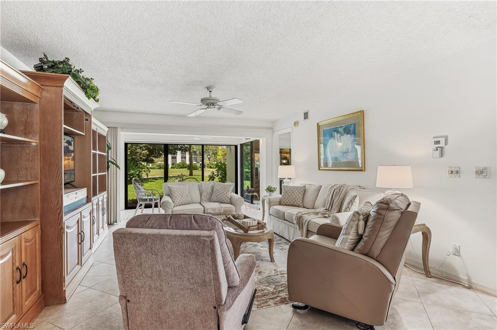 Living area to lanai