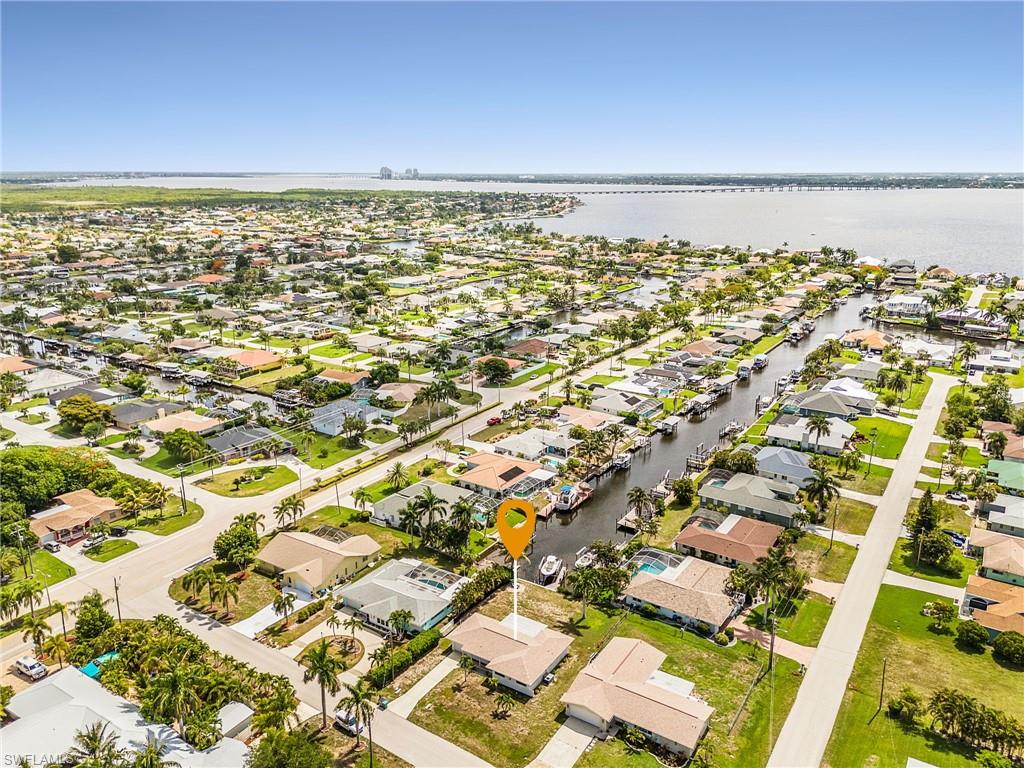 Best Riverfront Neighborhood in Cape...stroll or ride bicycle to the river.