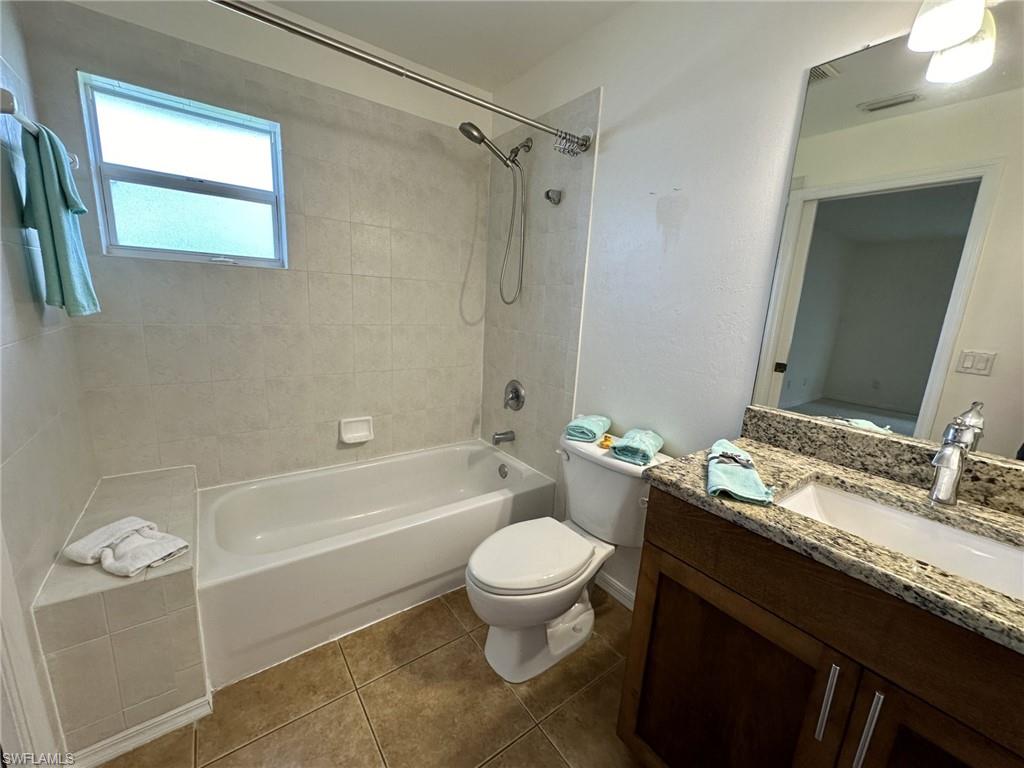 2306 view of prmiary ensuite bathroom
