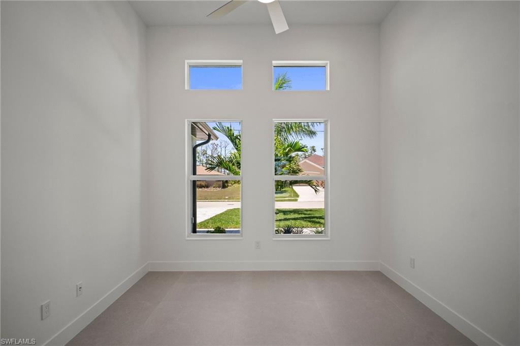 2304 SW 38th TER photo 23
