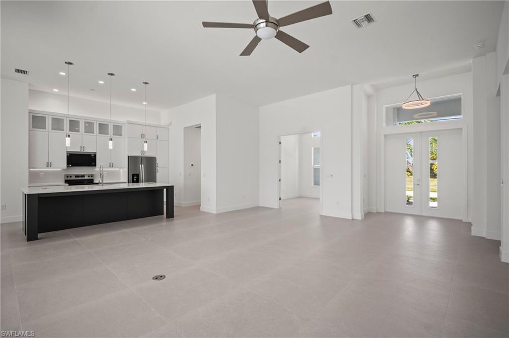 2304 SW 38th TER photo 16