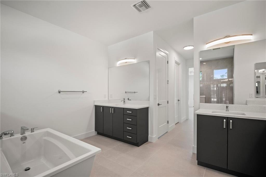 2304 SW 38th TER photo 30