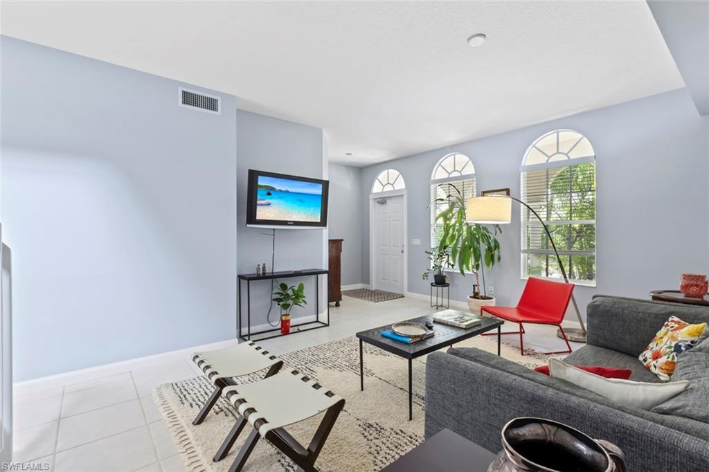 6112 Towncenter CIR photo 7