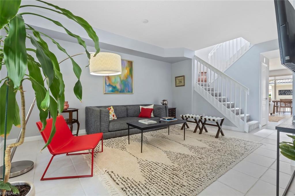 6112 Towncenter CIR