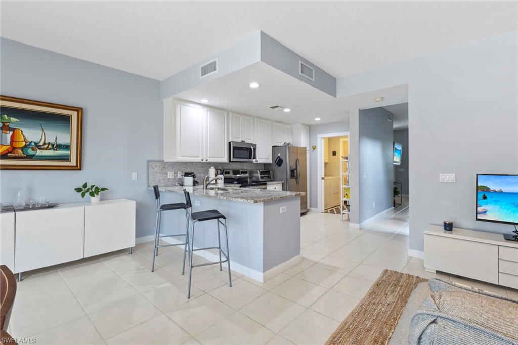6112 Towncenter CIR photo 9