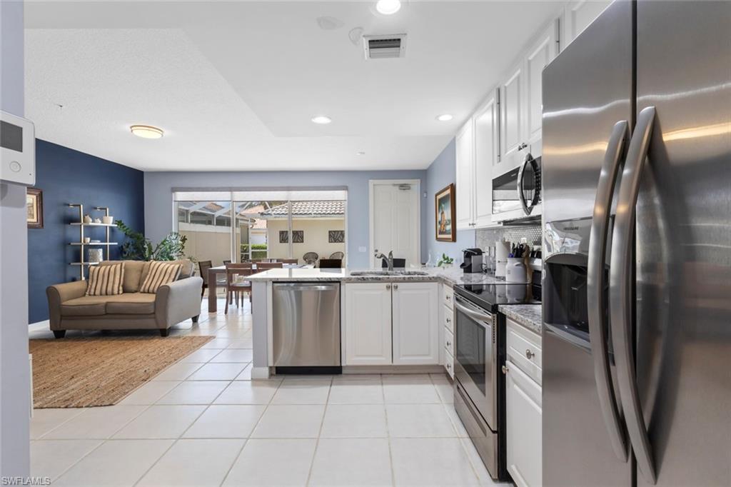 6112 Towncenter CIR photo 11
