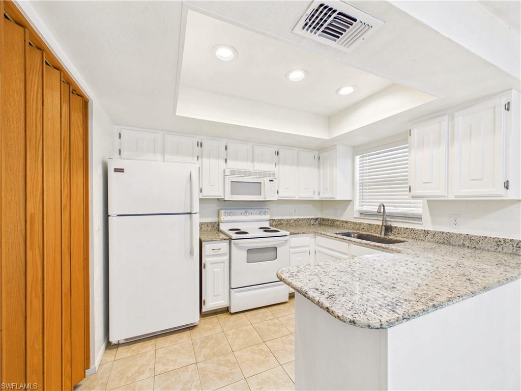 18541 Iris RD photo 7