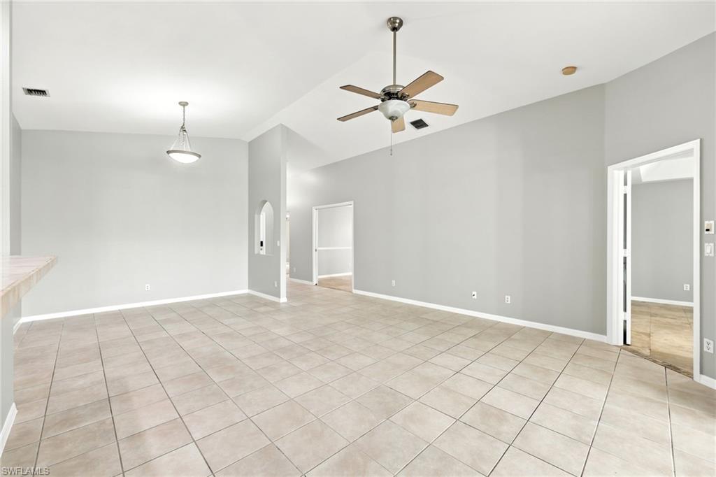 25925 Pebblecreek DR photo 10