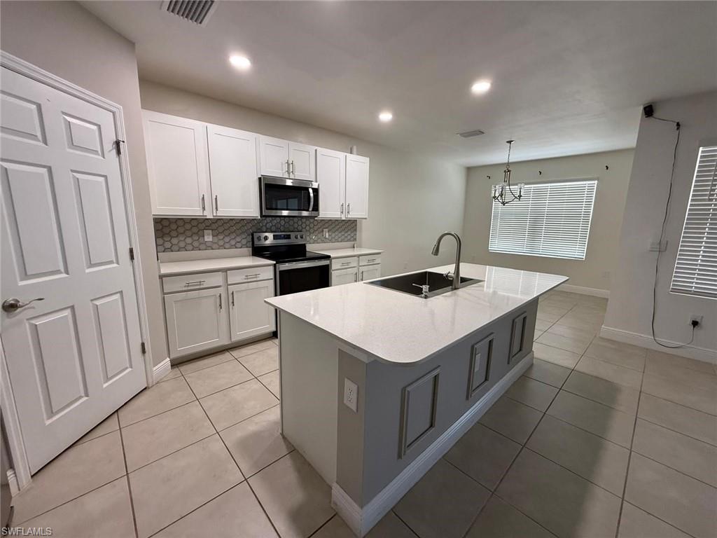 635 NE 6th PL