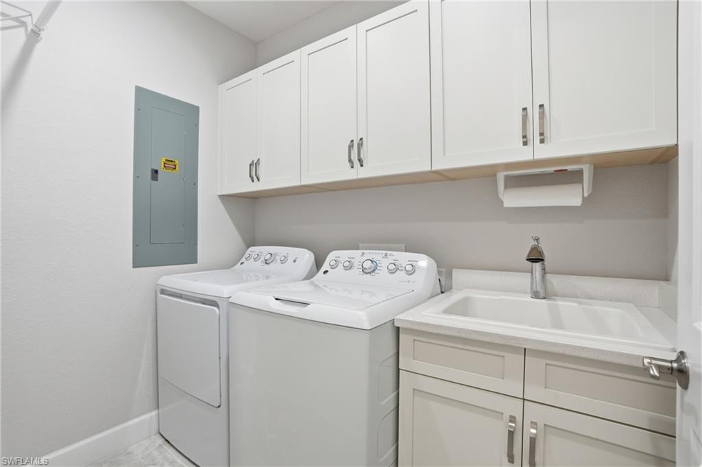 8066 Signature Club CIR 102 photo 36