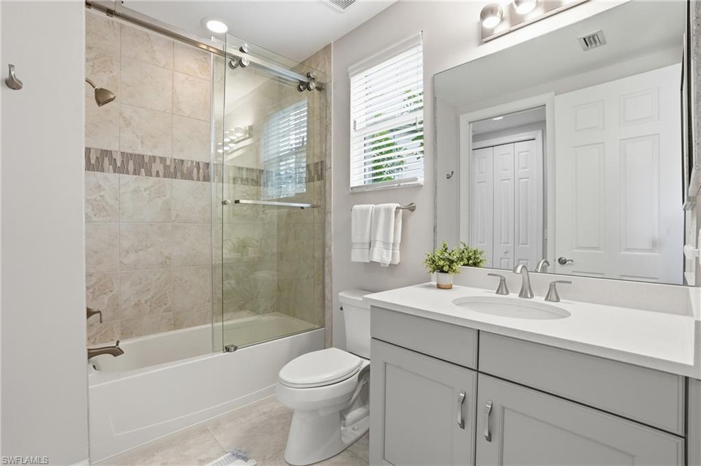 8066 Signature Club CIR 102 photo 32