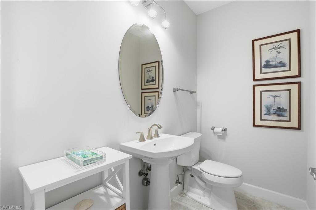 8066 Signature Club CIR 102 photo 34