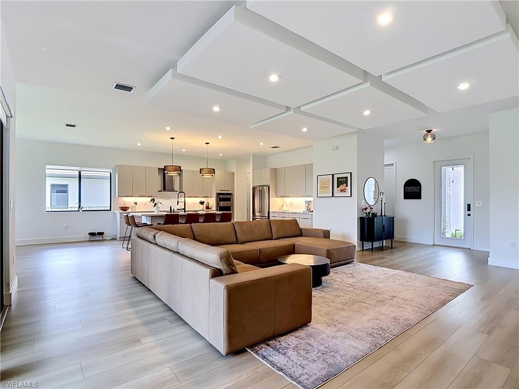 5228 Lamone LN
