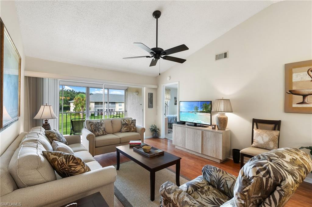 685 Squire CIR 204 photo 6