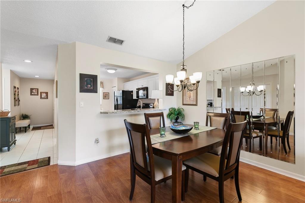 685 Squire CIR 204 photo 8