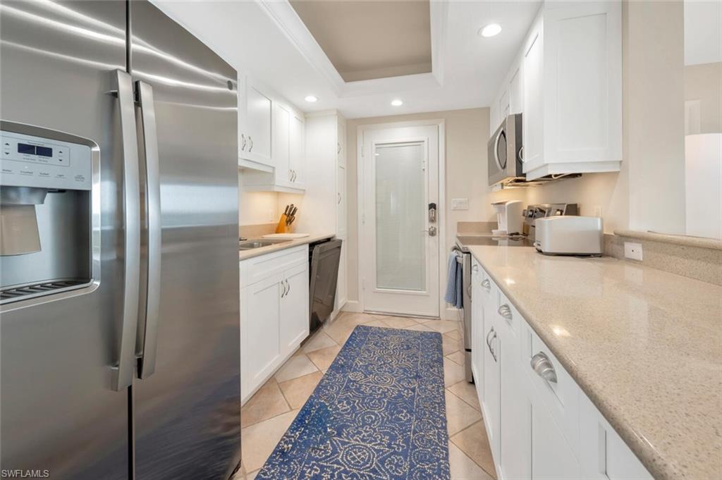 2800 Gulf Shore BLVD N 304 photo 8