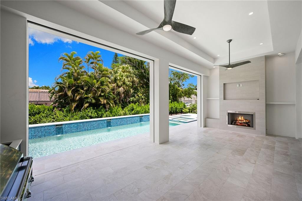 623 Park Shore DR photo 23
