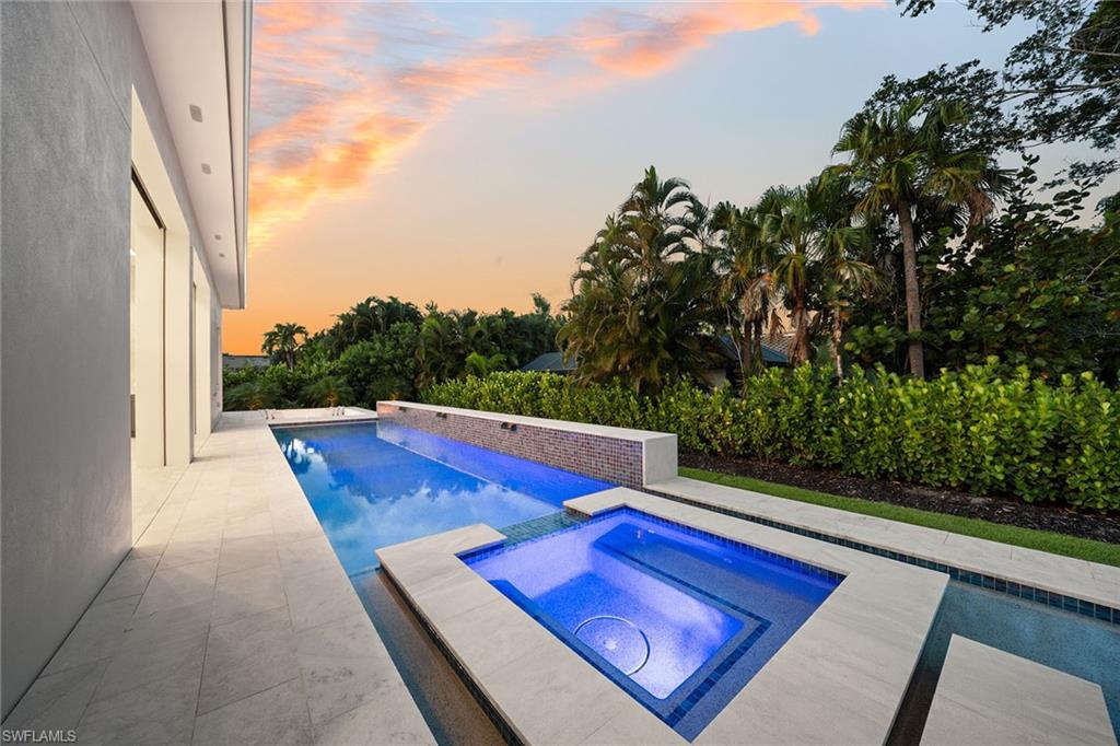 623 Park Shore DR photo 42