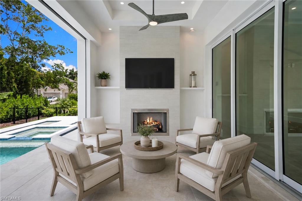 623 Park Shore DR photo 24