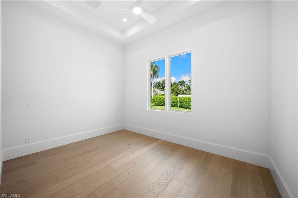623 Park Shore DR photo 34