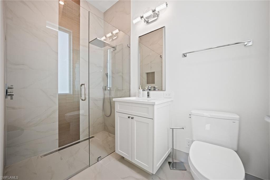 623 Park Shore DR photo 33