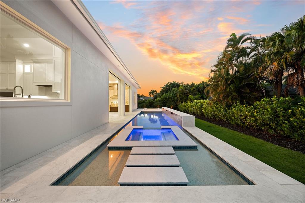 623 Park Shore DR photo 37